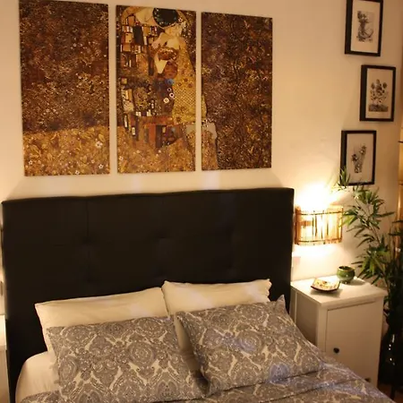 The 5 Room's House Barcelona