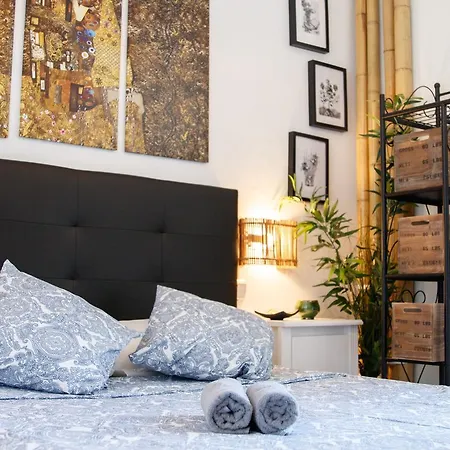 The 5 Room's House Guest house *